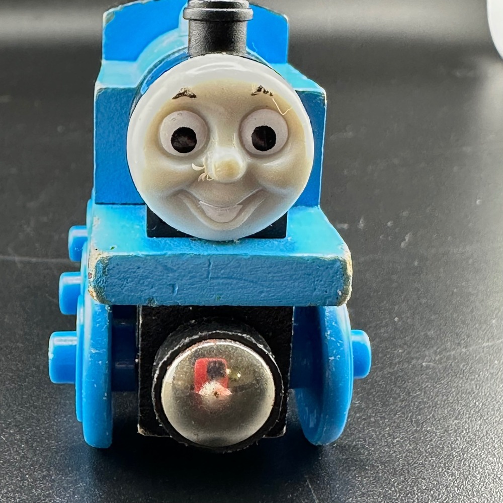 Thomas the Tank Engine Wooden Railway Train 2002 Gullane Blue No 1 Magnetic Toy - Picture 5 of 15